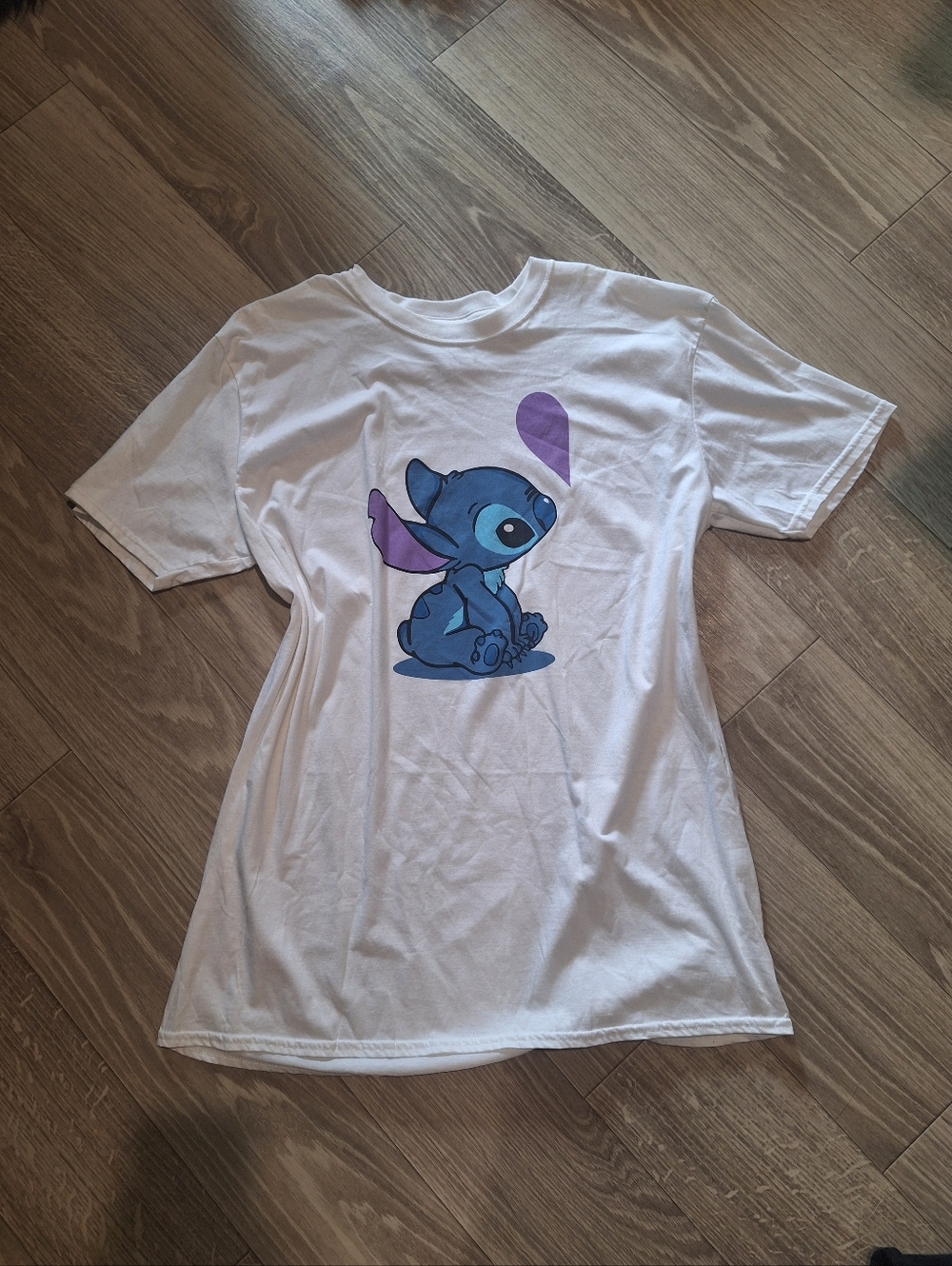 Woman's Gildan Graphic Tee size XL